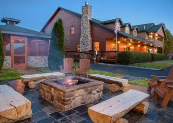 Berry Springs Lodge hotel thumbnail 2