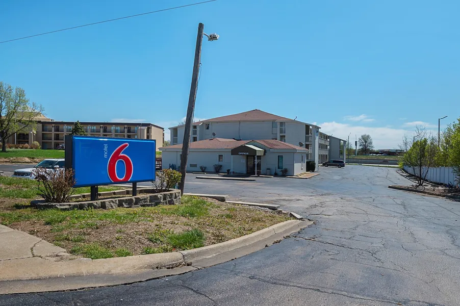 Motel6 Blue Springs, MO hotel detail image 6