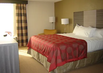 Ramada by Wyndham Wentzville hotel thumbnail 3