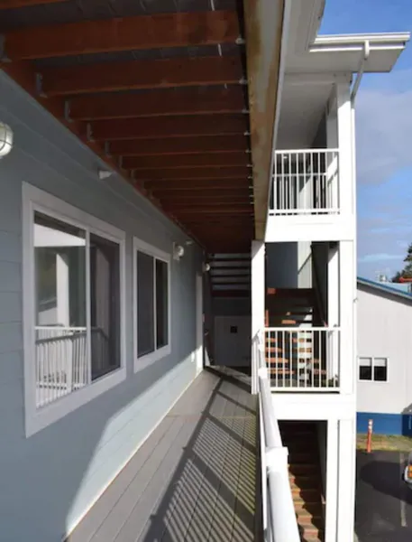 Longliner Lodge and Suites hotel detail image 2