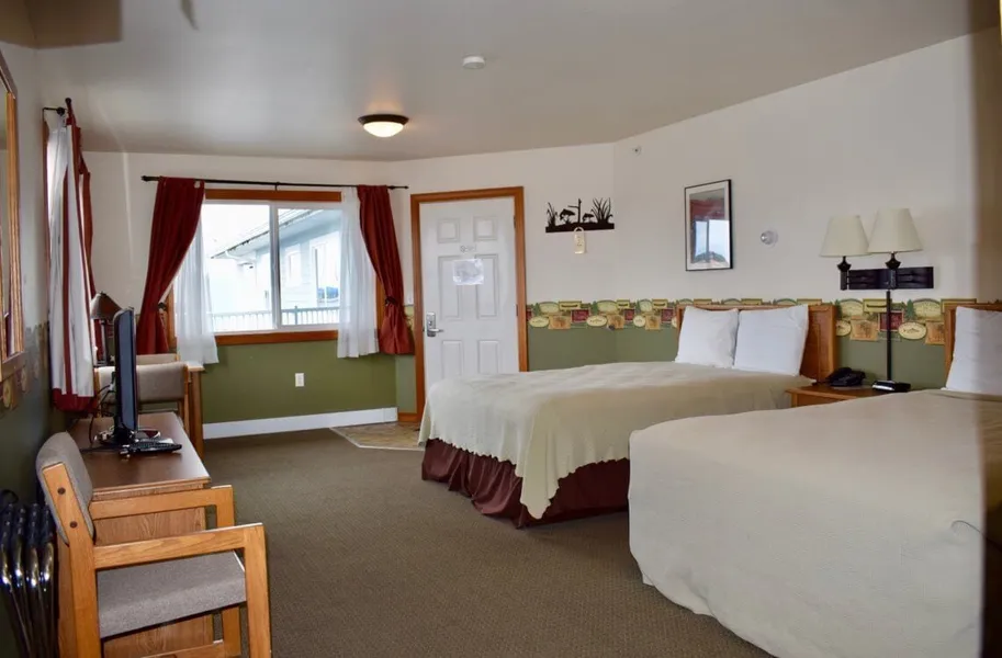 Longliner Lodge and Suites hotel detail image 6