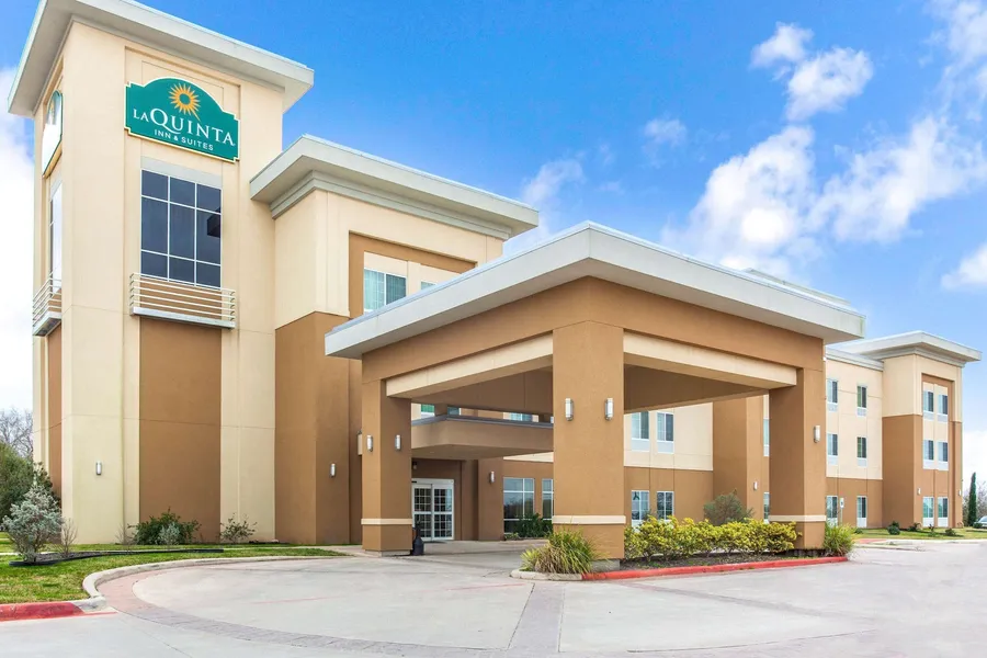 La Quinta Inn & Suites by Wyndham Gonzales TX hotel detail image 2