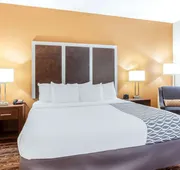 La Quinta Inn & Suites by Wyndham Gonzales TX hotel detail image 5