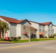 Red Roof Inn & Suites Pensacola - NAS Corry hotel detail image 3