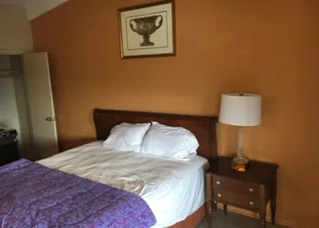 Pelican Inn and Suites hotel thumbnail 6