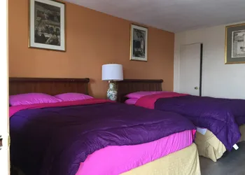 Pelican Inn and Suites hotel thumbnail 7