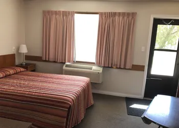 Yellow Quill Motel hotel thumbnail 7