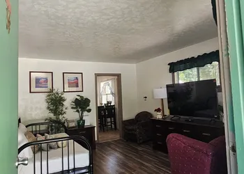 Cedar Lodge Motel hotel thumbnail 2