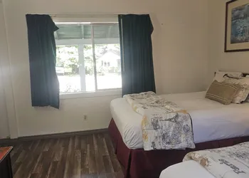 Cedar Lodge Motel hotel thumbnail 7