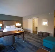 Hampton Inn & Suites Downtown St. Paul hotel detail image 7