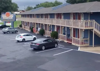 Mountain Country Inn hotel thumbnail 2