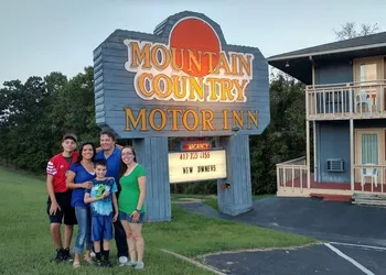 Mountain Country Inn hotel thumbnail 5