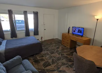 Deerview Lodge & Cabins - Princeton BC hotel thumbnail 2