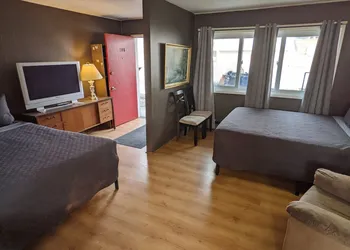 Deerview Lodge & Cabins - Princeton BC hotel thumbnail 3