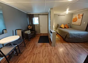 Deerview Lodge & Cabins - Princeton BC hotel thumbnail 5