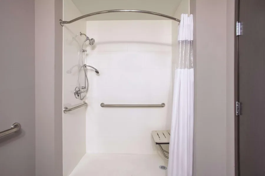 La Quinta Inn & Suites by Wyndham Cullman hotel detail image 6