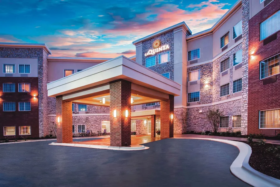 La Quinta Inn & Suites by Wyndham St. Paul-Woodbury hotel detail image 2