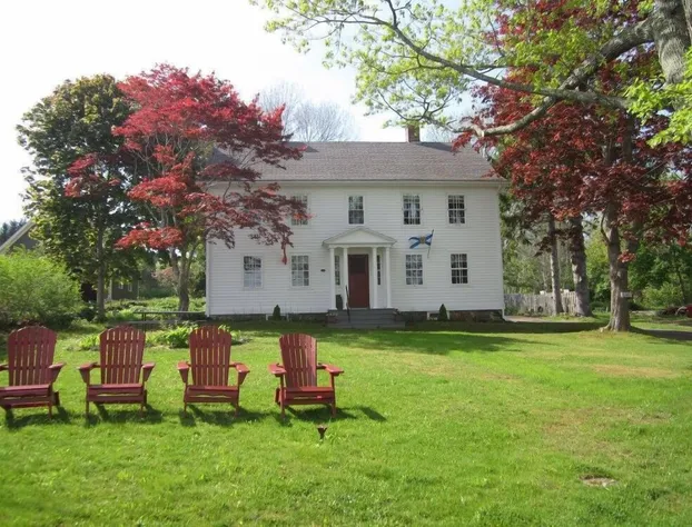 Grand Oak Manor Bed & Breakfast hotel detail image 1