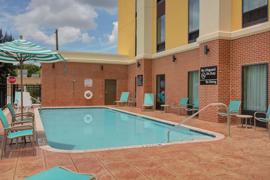 Hampton Inn & Suites Tampa Busch Gardens Area hotel detail image 2
