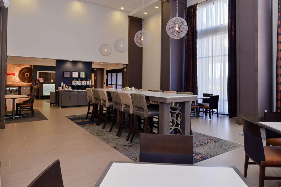 Hampton Inn & Suites Albany-East Greenbush hotel detail image 6