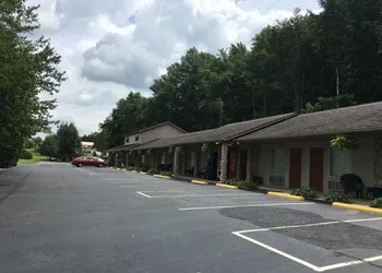 Chatuge Mountain Inn hotel thumbnail 4