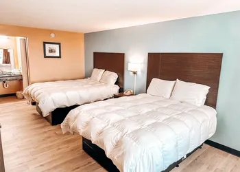 Laker Inn hotel thumbnail 4