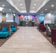 La Quinta Inn & Suites by Wyndham Forsyth hotel detail image 5