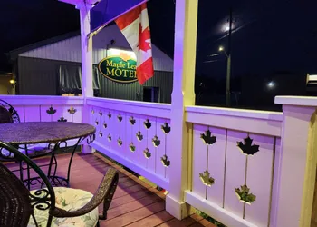 Maple Leaf Motel hotel thumbnail 3