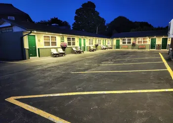 Maple Leaf Motel hotel thumbnail 6