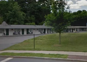 Spring Motor Inn hotel thumbnail 2