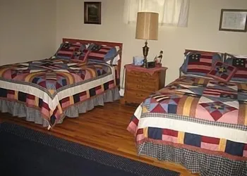 Spring Motor Inn hotel thumbnail 7