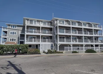 Sandpeddler Inn & Suites hotel thumbnail 6