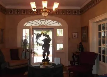 Inn Upon Moon River Plantation hotel thumbnail 2