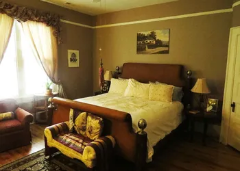 Inn Upon Moon River Plantation hotel thumbnail 7
