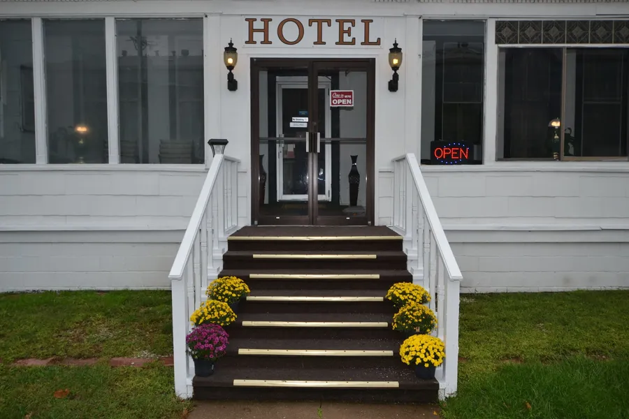 Perfect Stay Inn & Suites hotel detail image 2
