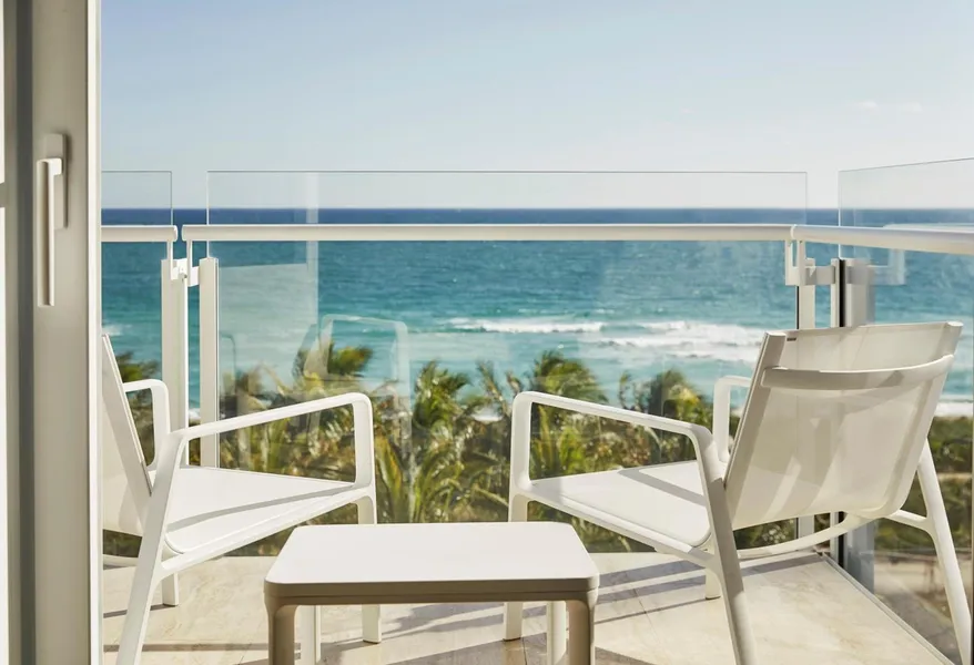 Four Seasons Hotel at The Surf Club hotel detail image 6