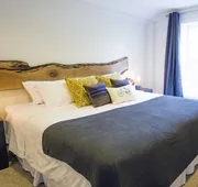 Queen Regent hotel detail image 5