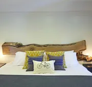 Queen Regent hotel detail image 7