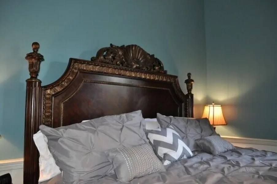 Early Inn at the Grove hotel detail image 2