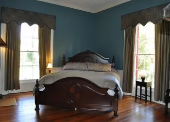 Early Inn at the Grove hotel thumbnail 3