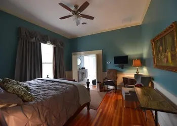 Early Inn at the Grove hotel thumbnail 5