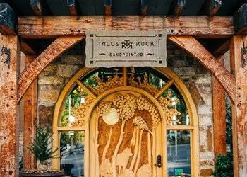 Talus Rock Retreat hotel thumbnail 6