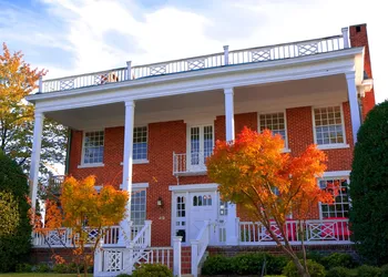 Bluff View Inn hotel thumbnail 2