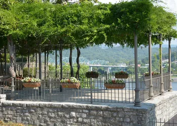 Bluff View Inn hotel thumbnail 6