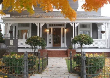 Bluff View Inn hotel thumbnail 8