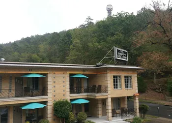 The Happy Hollow hotel thumbnail 3
