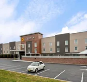 La Quinta Inn & Suites by Wyndham New Cumberland-Harrisburg hotel detail image 4