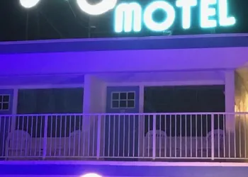 Isle of Capri Motel hotel thumbnail 2