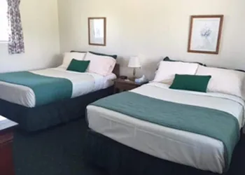 Rock Ledge Motel hotel thumbnail 4