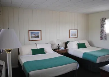 Rock Ledge Motel hotel thumbnail 6